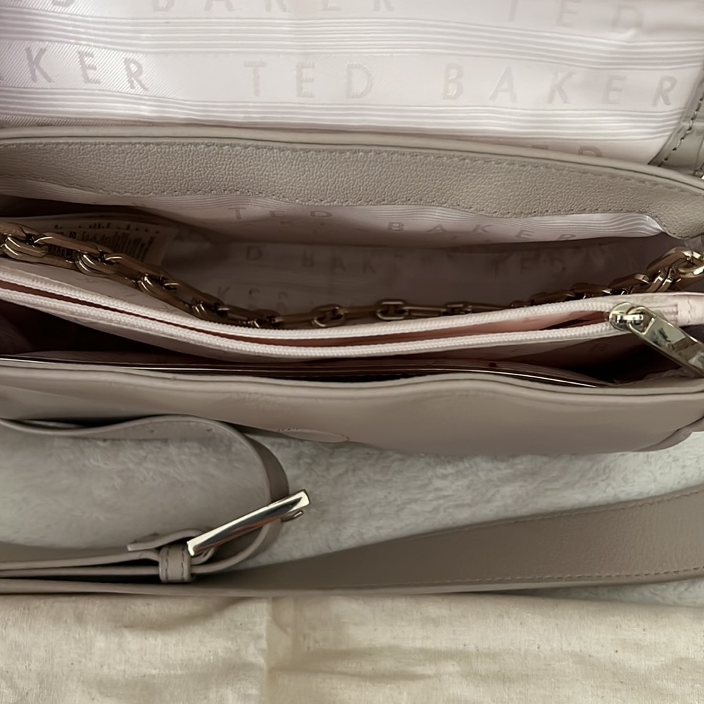 Ted Baker Loop And Tab Grainy Crossbody Bag - Picture 4 of 7